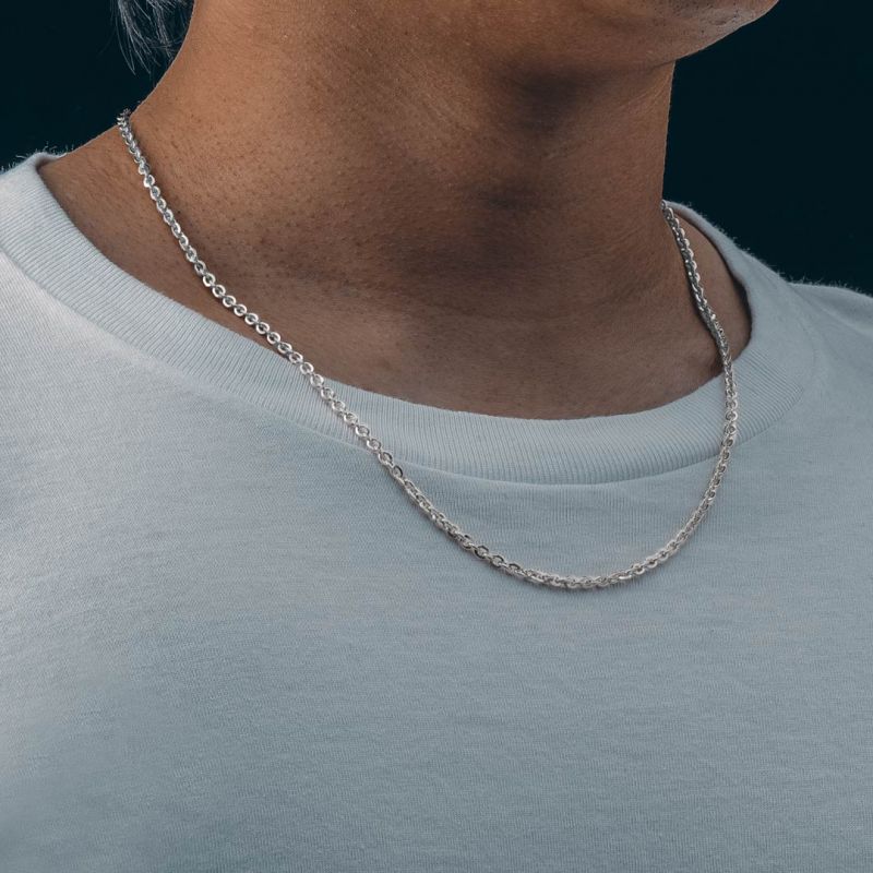 Big Daddy 3mm silver mariner cable chain worn on person