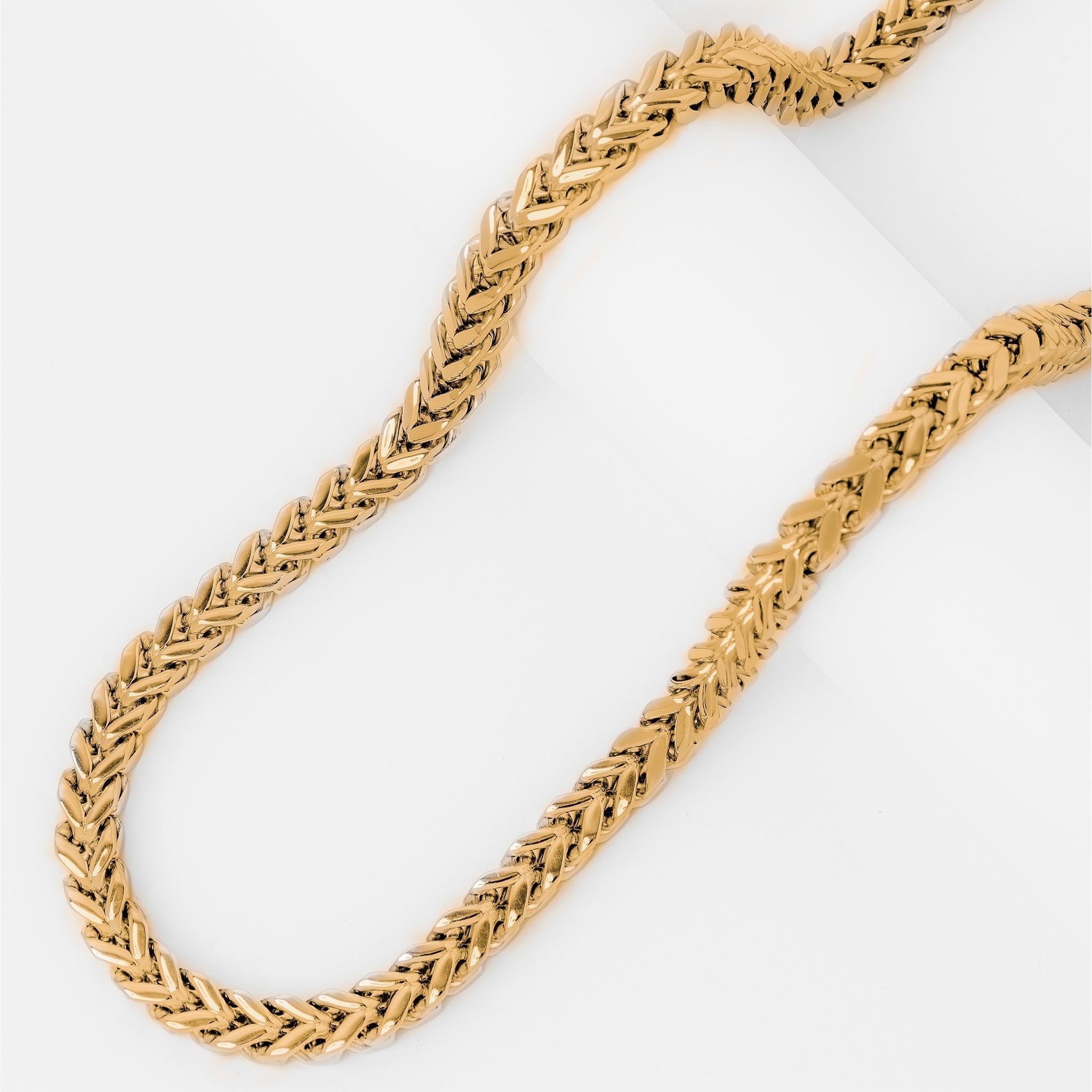 8MM gold Cuban chain layout showing full length and link pattern